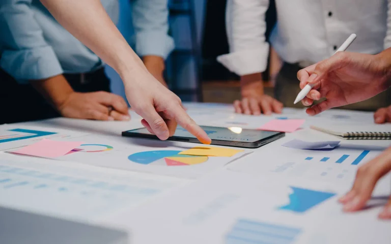 الاستشارات والبحوث